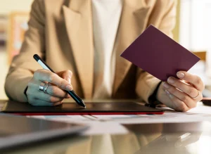 Zmiany w przepisach wymagają od przewoźników dokładnej dokumentacji i przestrzegania nowych regulacji transportowych.